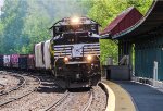 SU 99 engineer opens the throttle as it accelerates along the NJT/NS Southern Tier Line